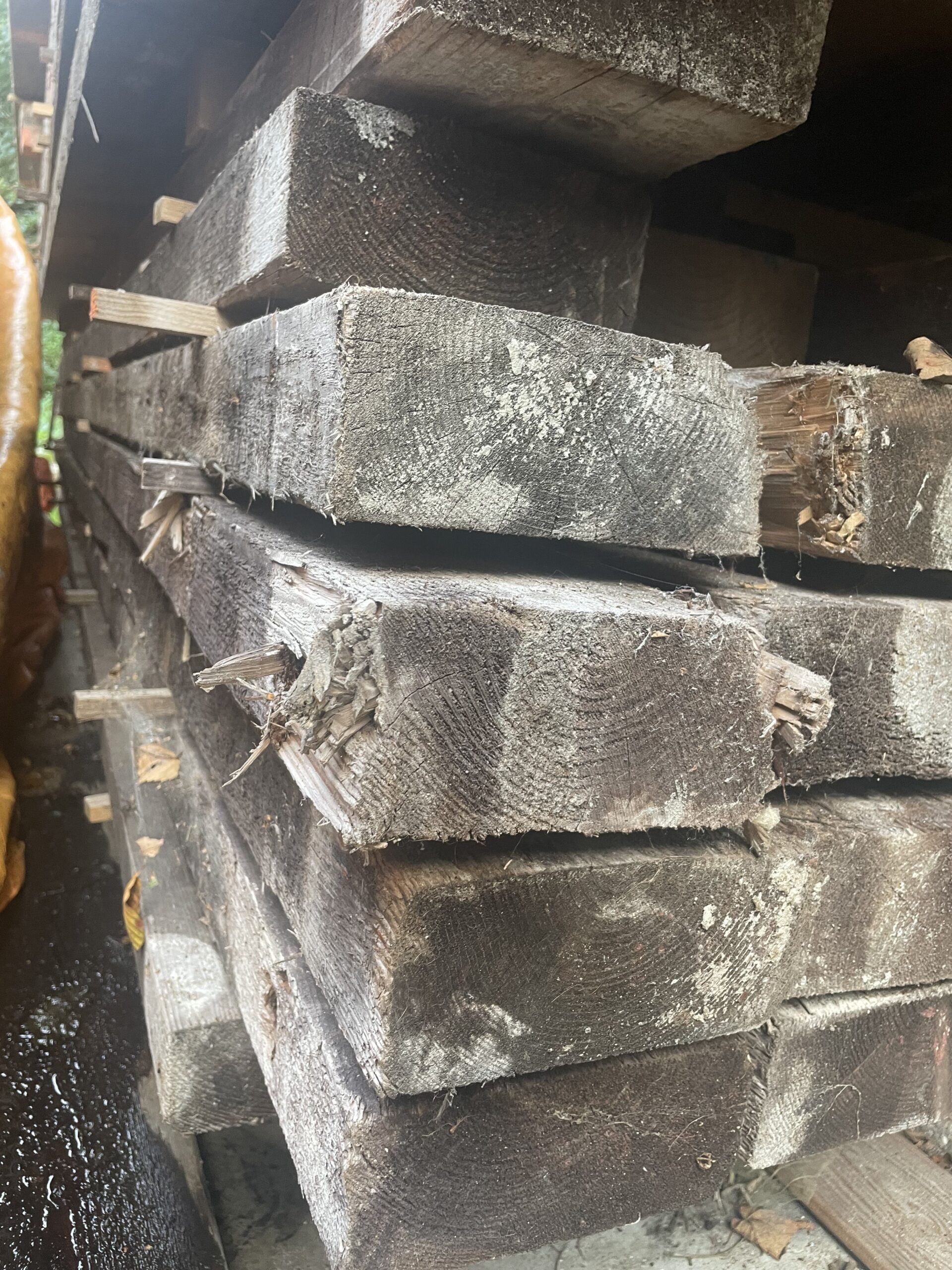 Gebruikte geteerd vuren balken 75x 175 mm - Afbeelding 2
